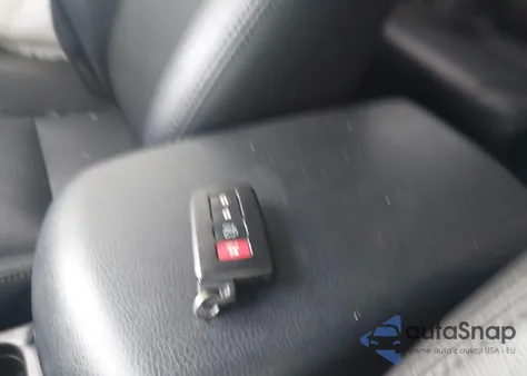 2018 Toyota Rav4 Xle z USA, uszkodzony, nr VIN JTMWFREV3JJ183262